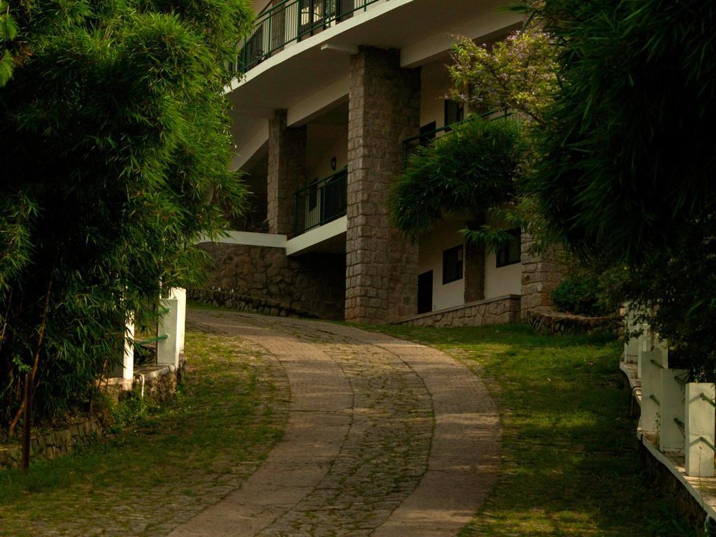 Ayur County Resort Chinnakanal Exterior photo