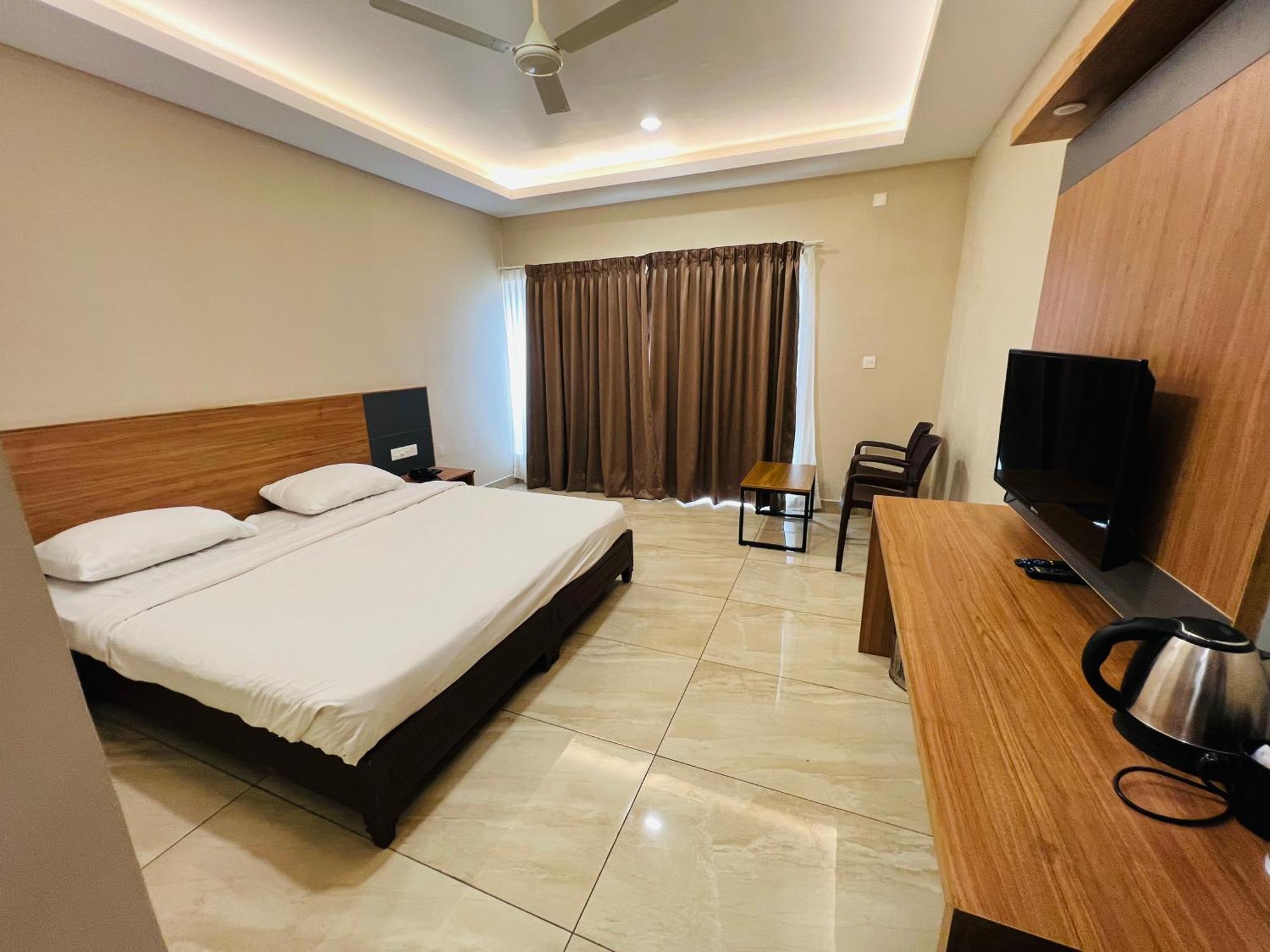 Ayur County Resort Chinnakanal Exterior photo