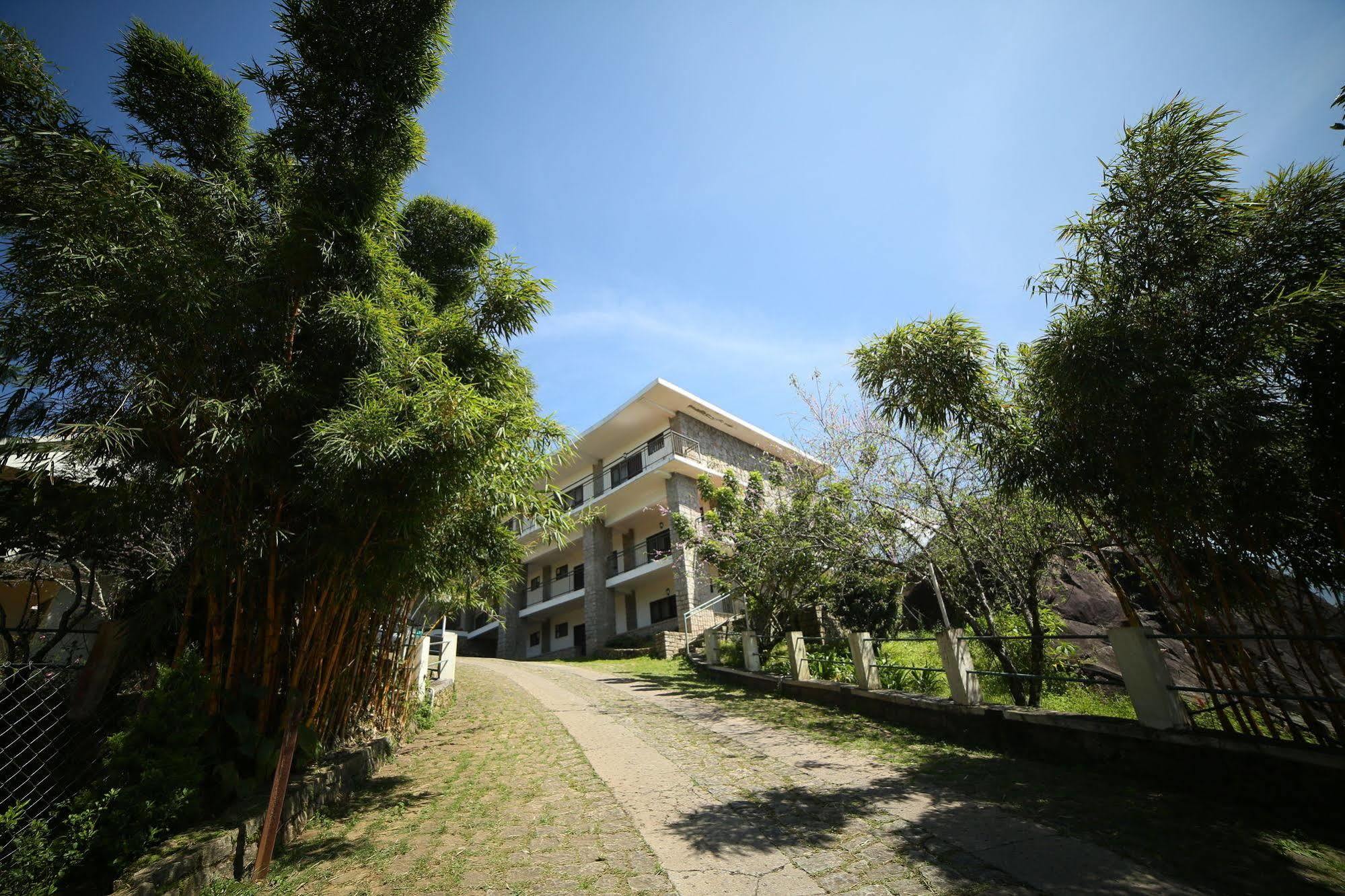 Ayur County Resort Chinnakanal Exterior photo