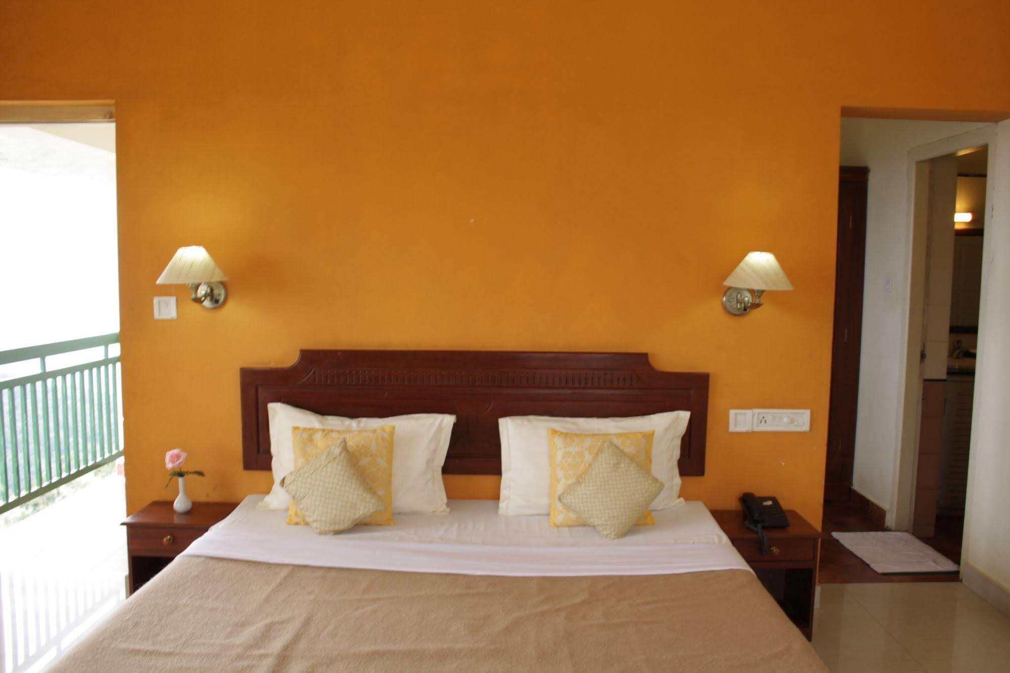 Ayur County Resort Chinnakanal Exterior photo