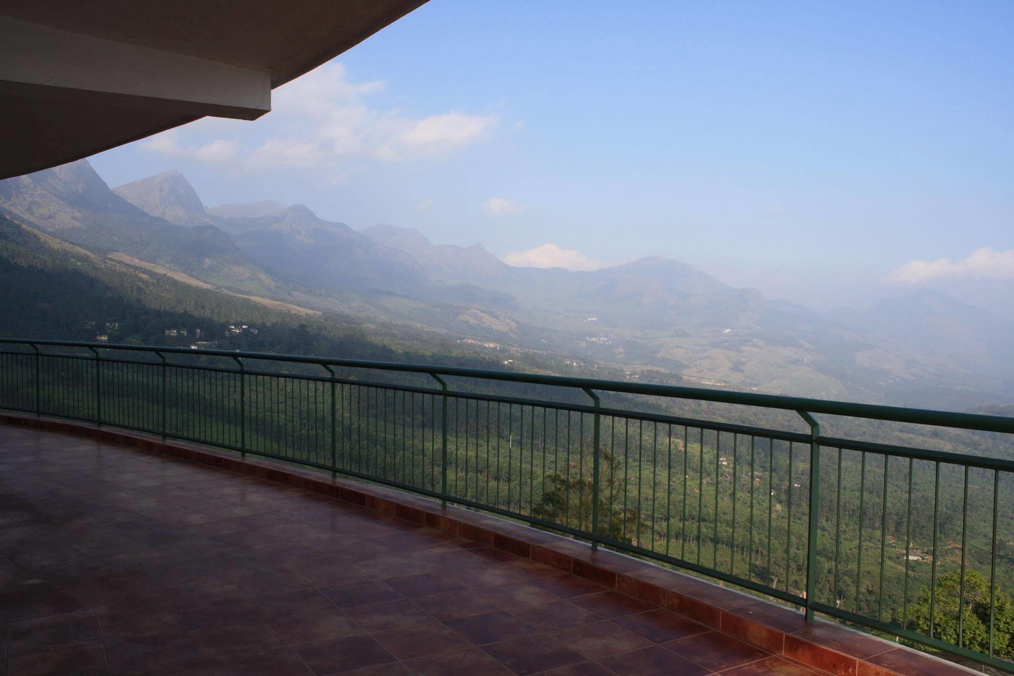 Ayur County Resort Chinnakanal Exterior photo